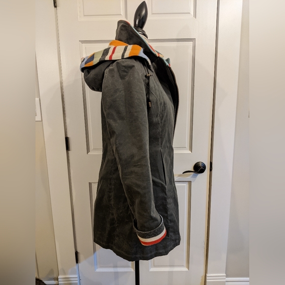 Gorgeous Paul Brodie Jacket - Picture 5 of 16